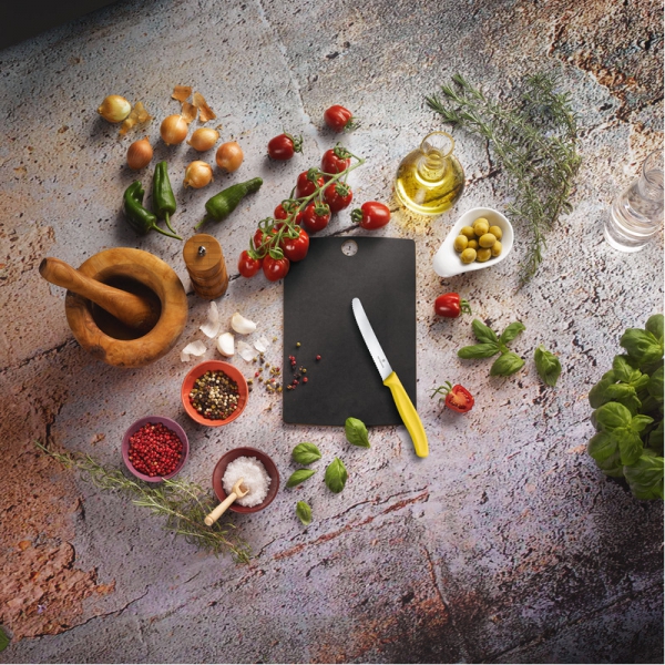 Nóż z ząbkowanym ostrzem SwissClassic Victorinox