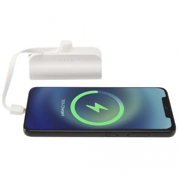 Alnair powerbank o pojemności 5000 mAh i mocy 10 W, wykonany z tworzyw sztucznych pochodzących z recyklingu, z wbudowaną pods